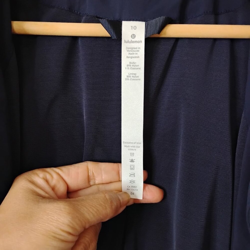 Lululemon Women’s Navy Blue Such A Cinch Water Repellent Rain Jacket Size 10 - Picture 7 of 7